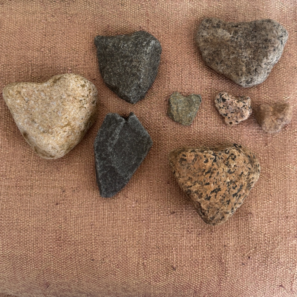 8 Heart Shaped Rocks - Picture 5 of 15